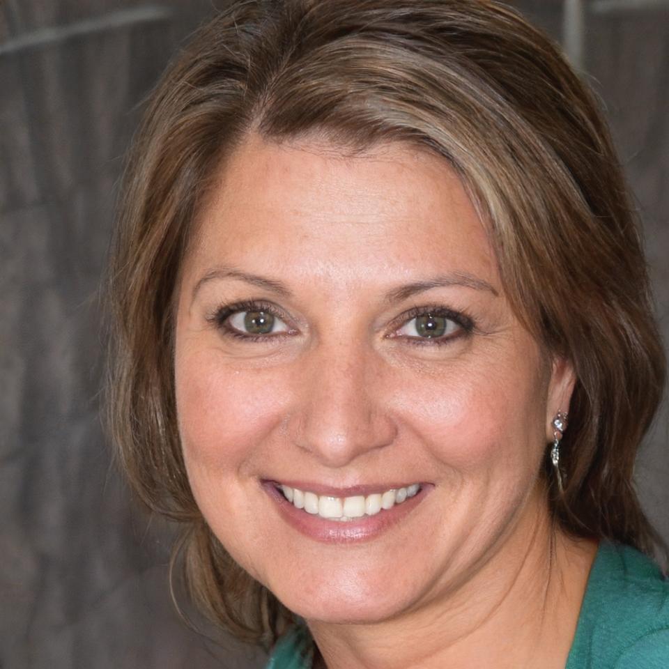 Personal Finance Coach Lisa Rodriguez